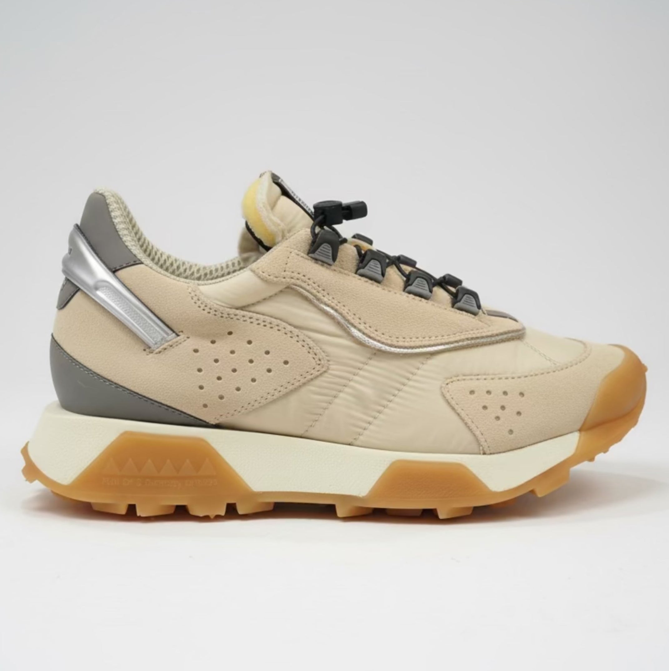 RUN OF<br>Baskets Hike and mou <br>Beige