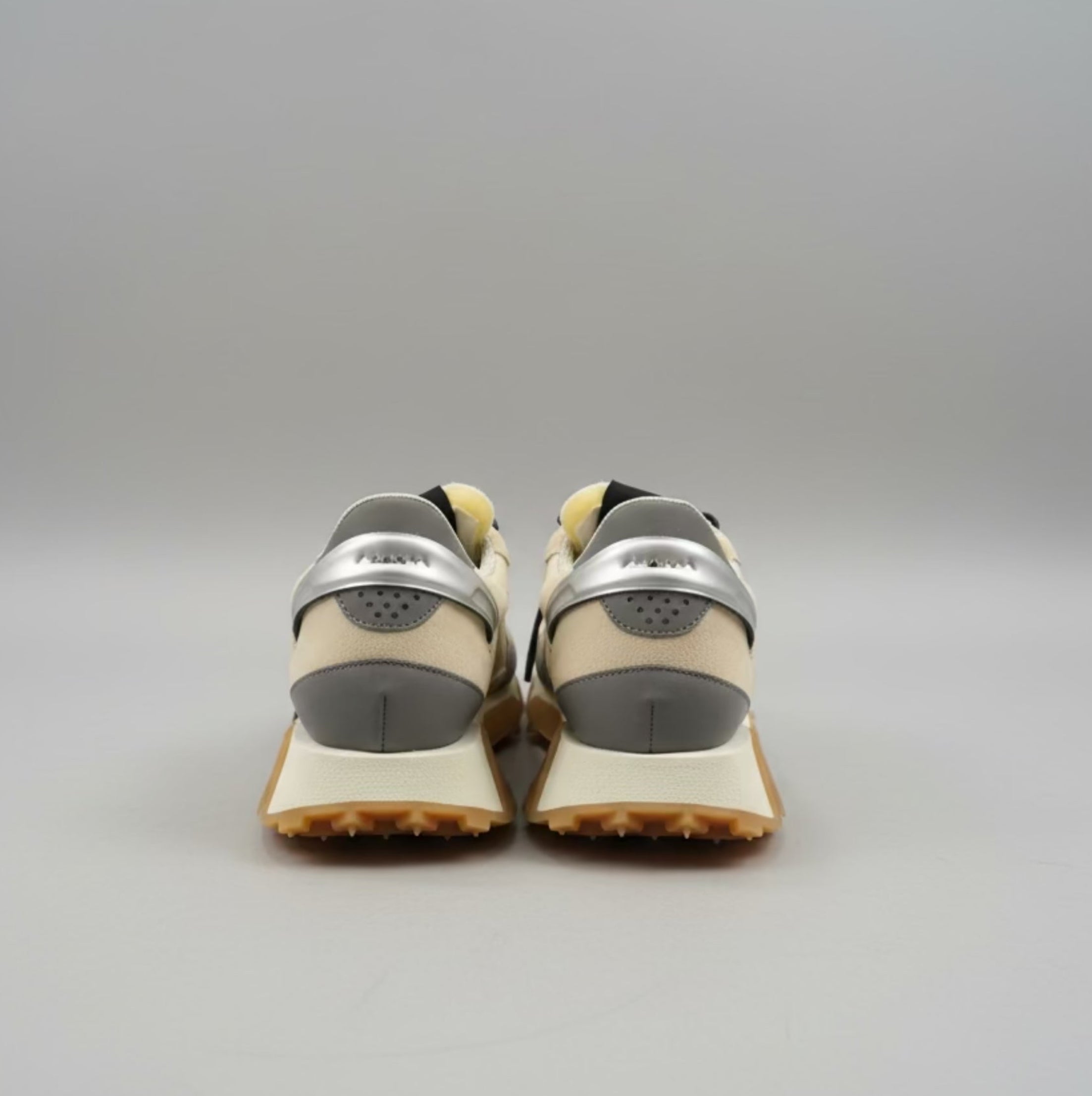 RUN OF<br>Baskets Hike and mou <br>Beige